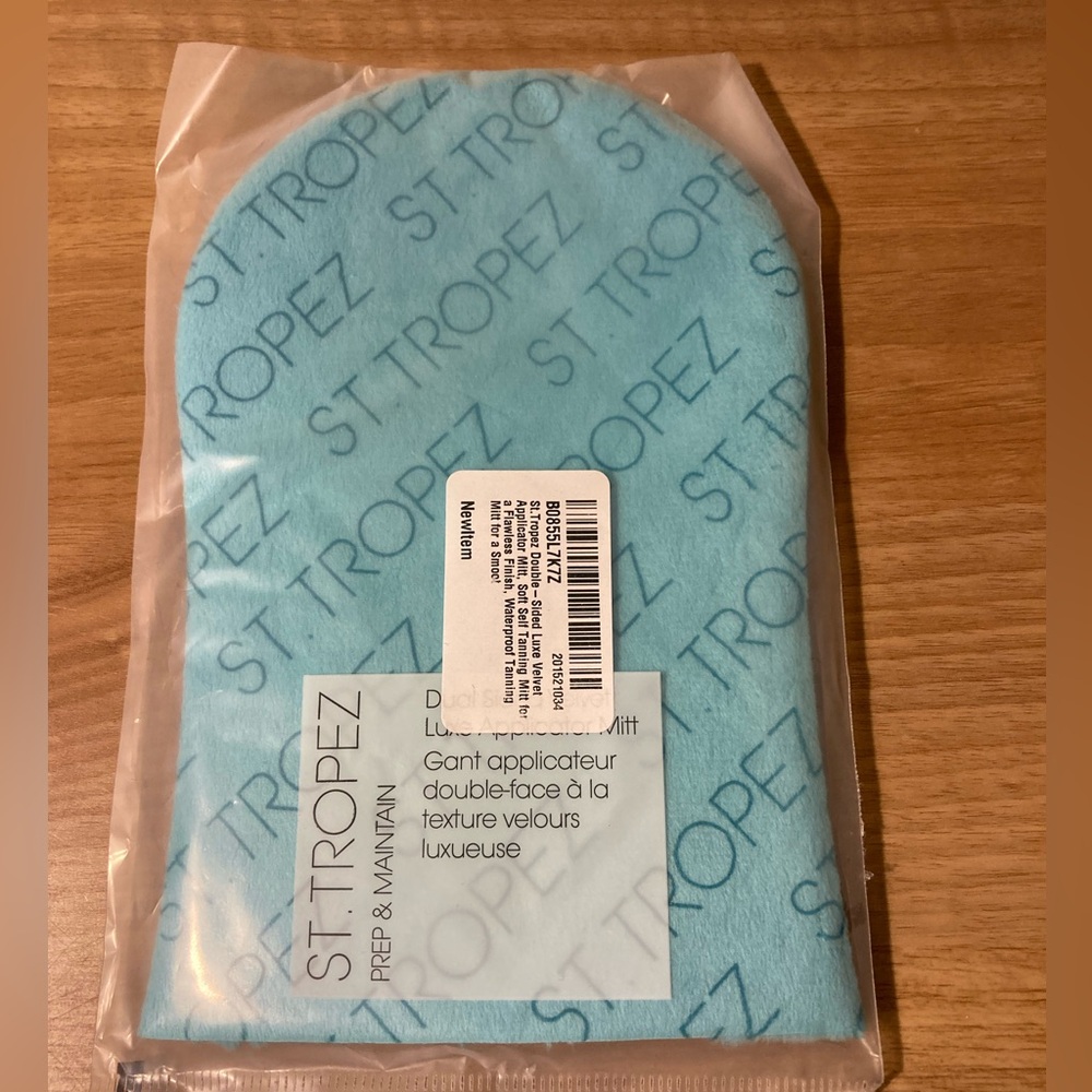 St. Tropez Tanning Mitt NWT